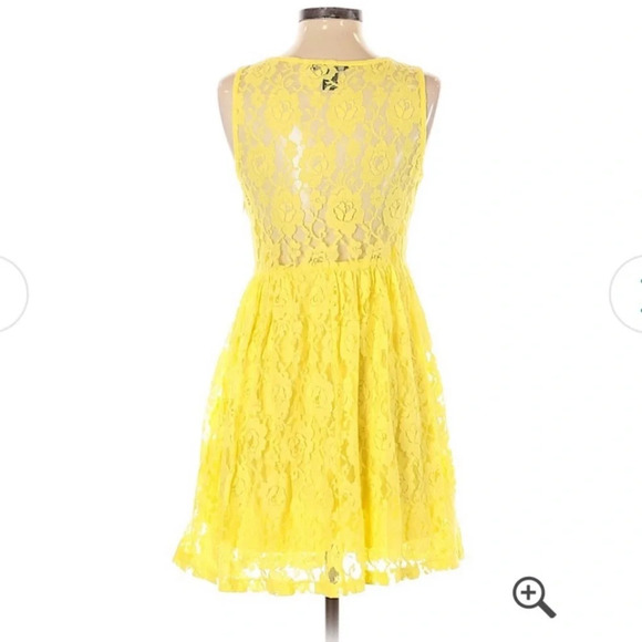 Yellow lace cocktail graduation dress - Picture 2 of 7